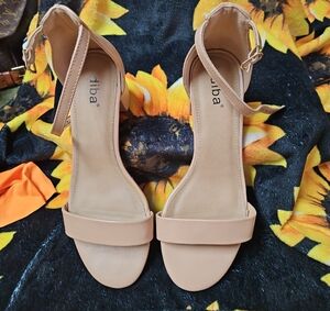Diba Women's Beige Heels